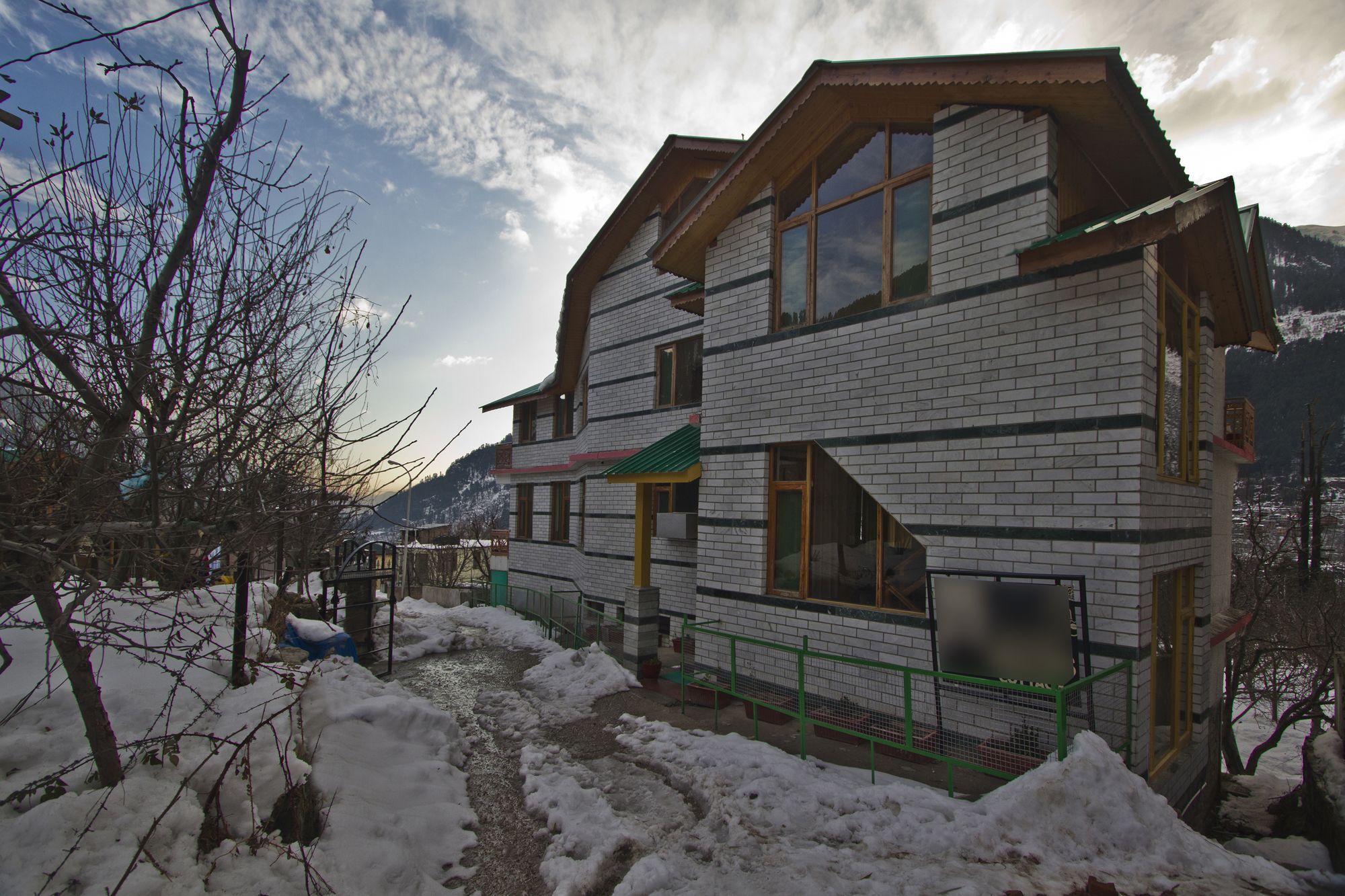 Hotel Mountain Face Manāli Eksteriør bilde