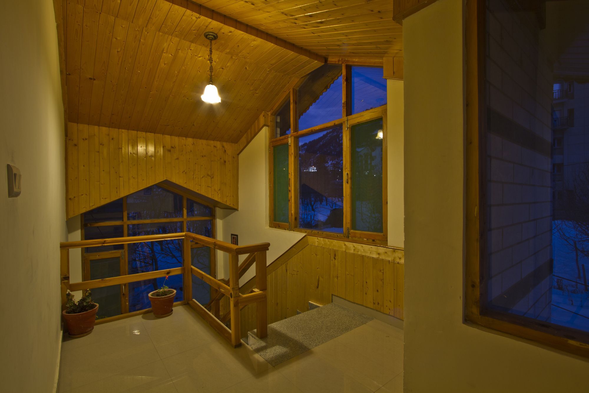 Hotel Mountain Face Manāli Eksteriør bilde